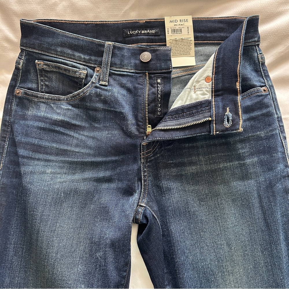 Lucky Brand Indigo Mid Rise Jeans NWT - Picture 9 of 10